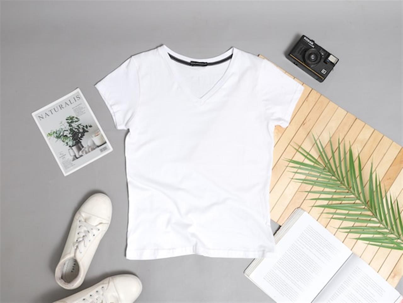 Hvorfor en off white t-shirt er den nyeste trend